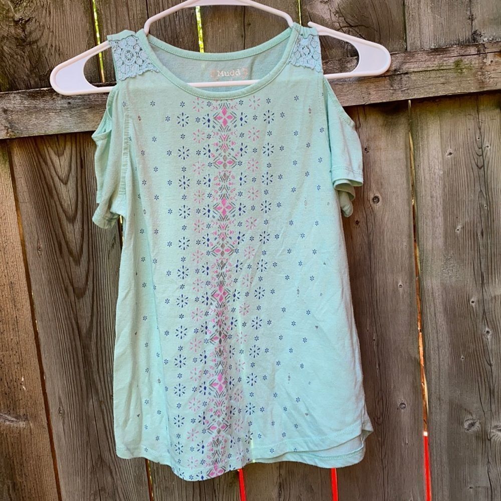 Mudd cold shoulder top sz. 14
